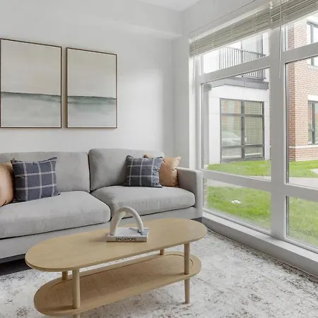 Landing Modern Apartment With Amazing Amenities